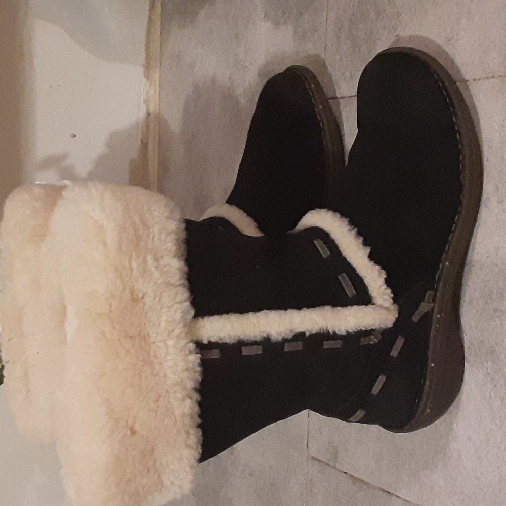 UGG  boots  size  8 - Picture 2 of 5
